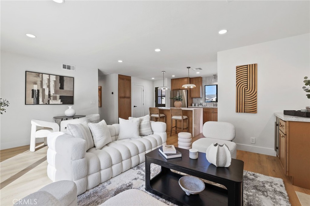 8352 Friesland Property Photo 4