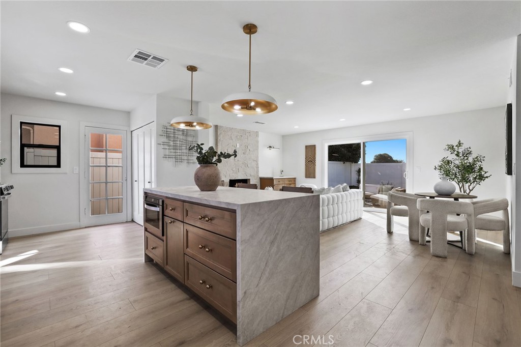 8352 Friesland Property Photo 8