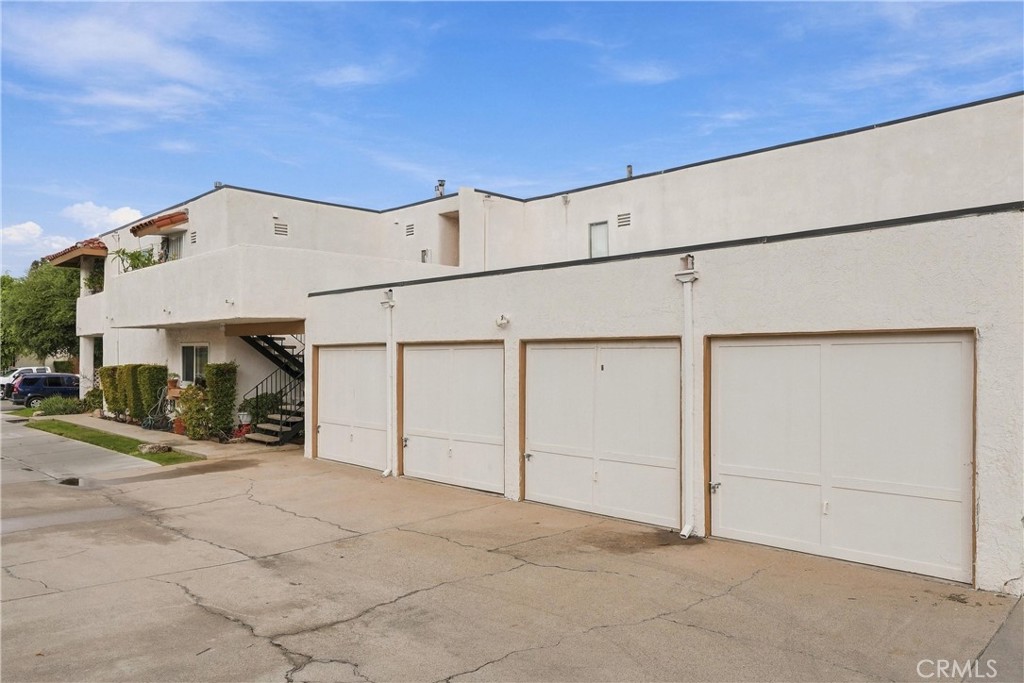 18902 Valley Property Photo 5