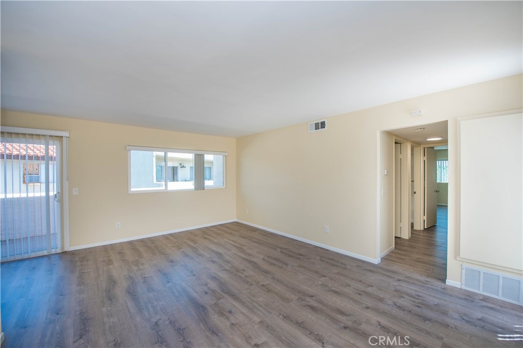 18902 Valley Property Photo 7