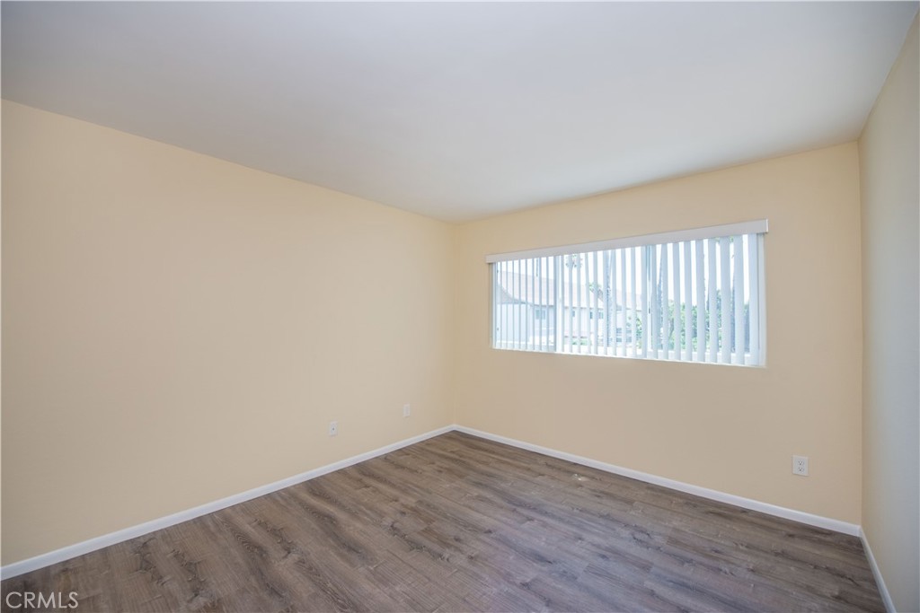 18902 Valley Property Photo 23