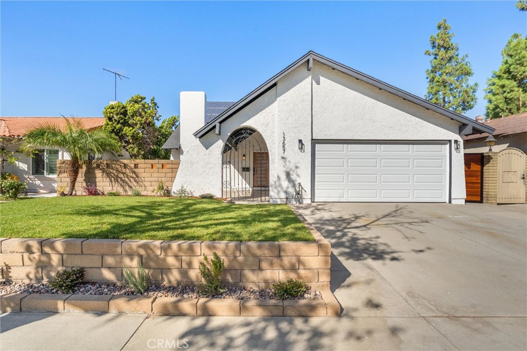 13657 Hart Property Photo 1
