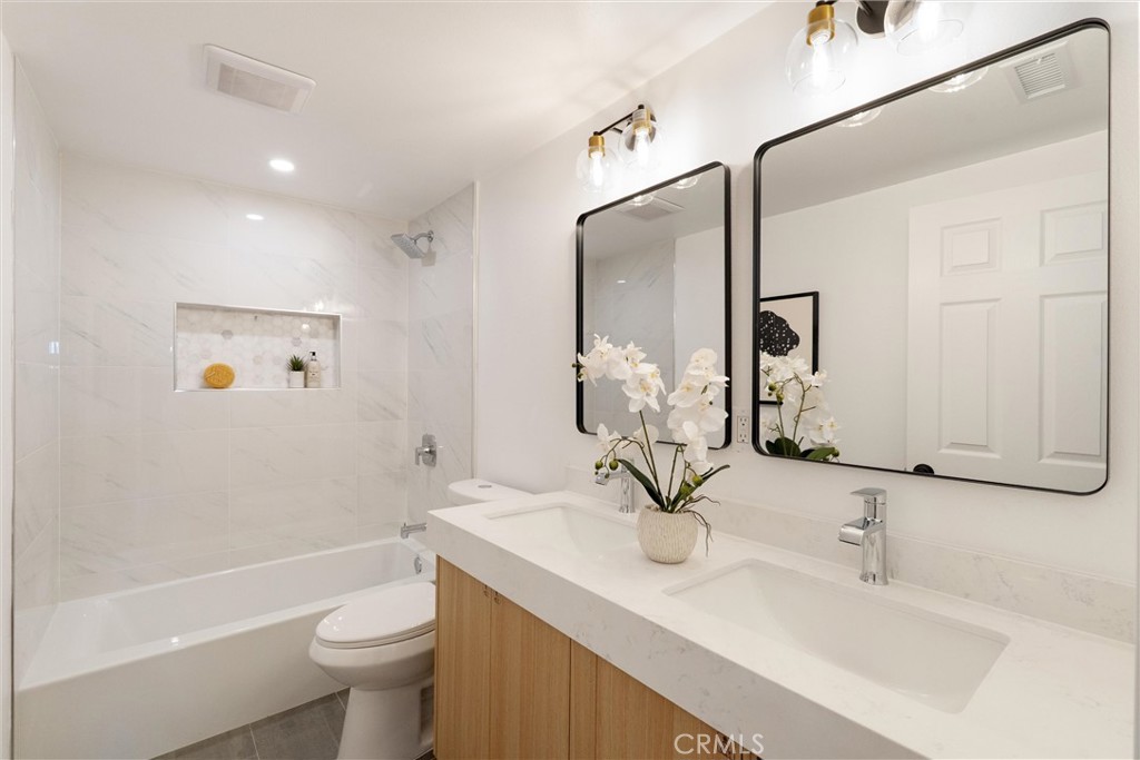 13657 Hart Property Photo 24
