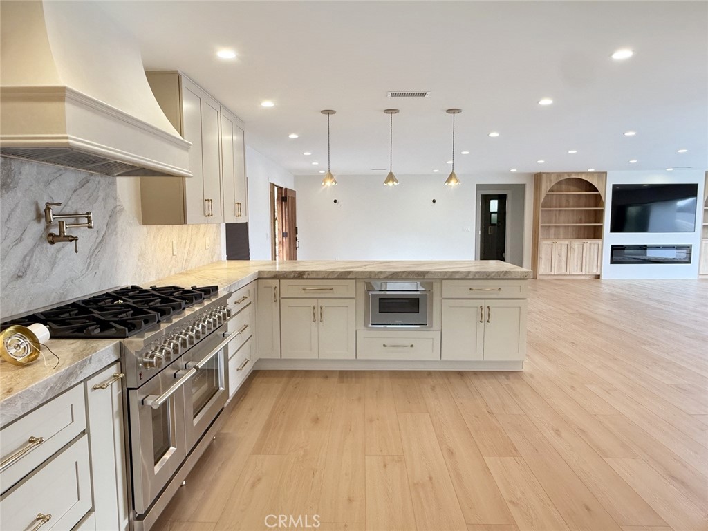 5219 E Gatewood Property Photo 3