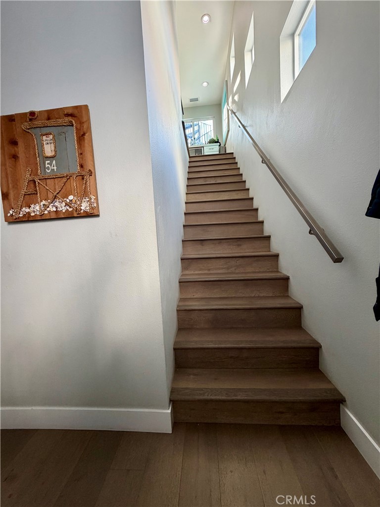 618 Marguerite Avenue B Property Photo 19