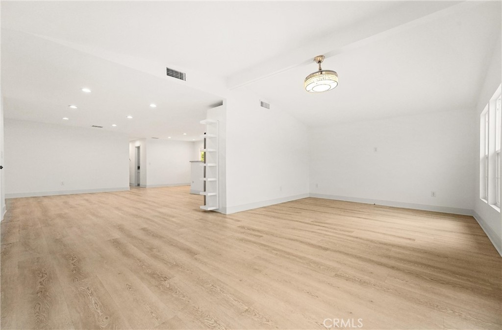 5215 E Chapman 75 Property Photo 6