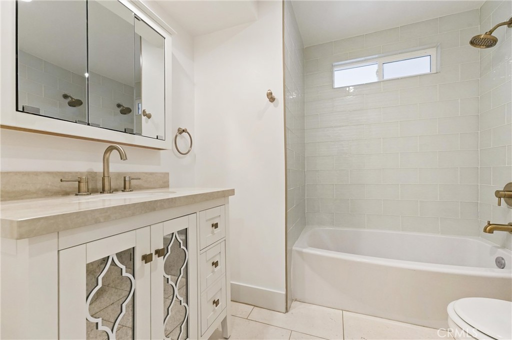 5215 E Chapman 75 Property Photo 17