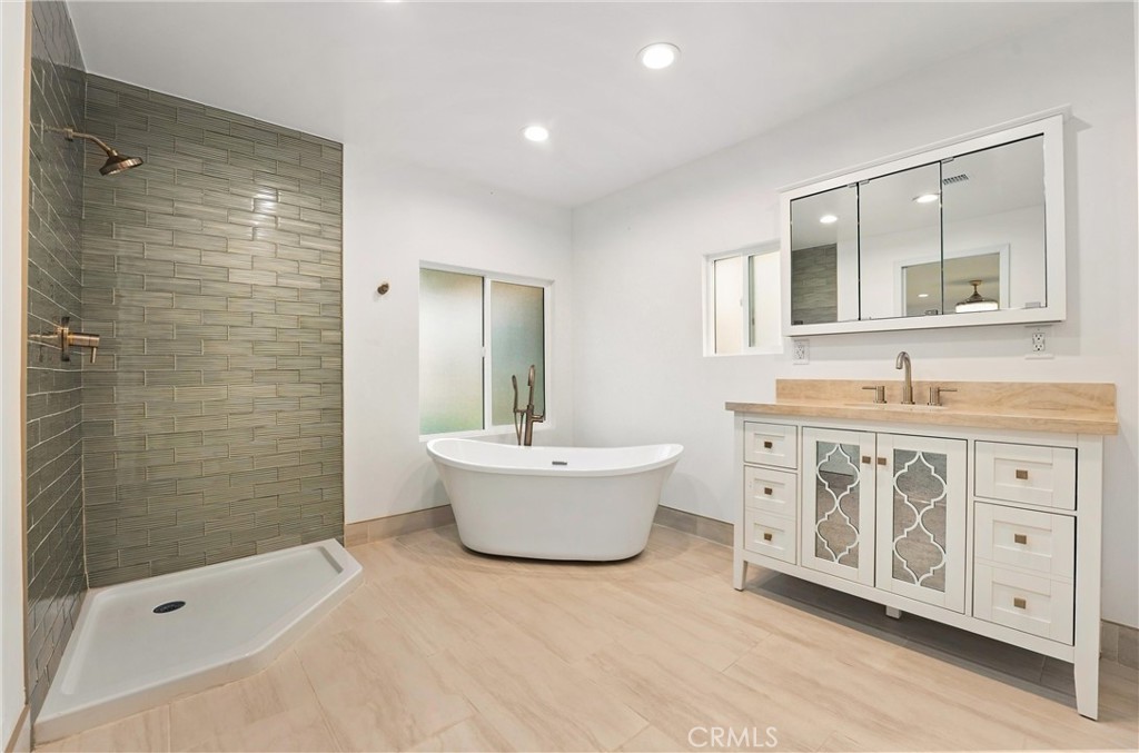 5215 E Chapman 75 Property Photo 23