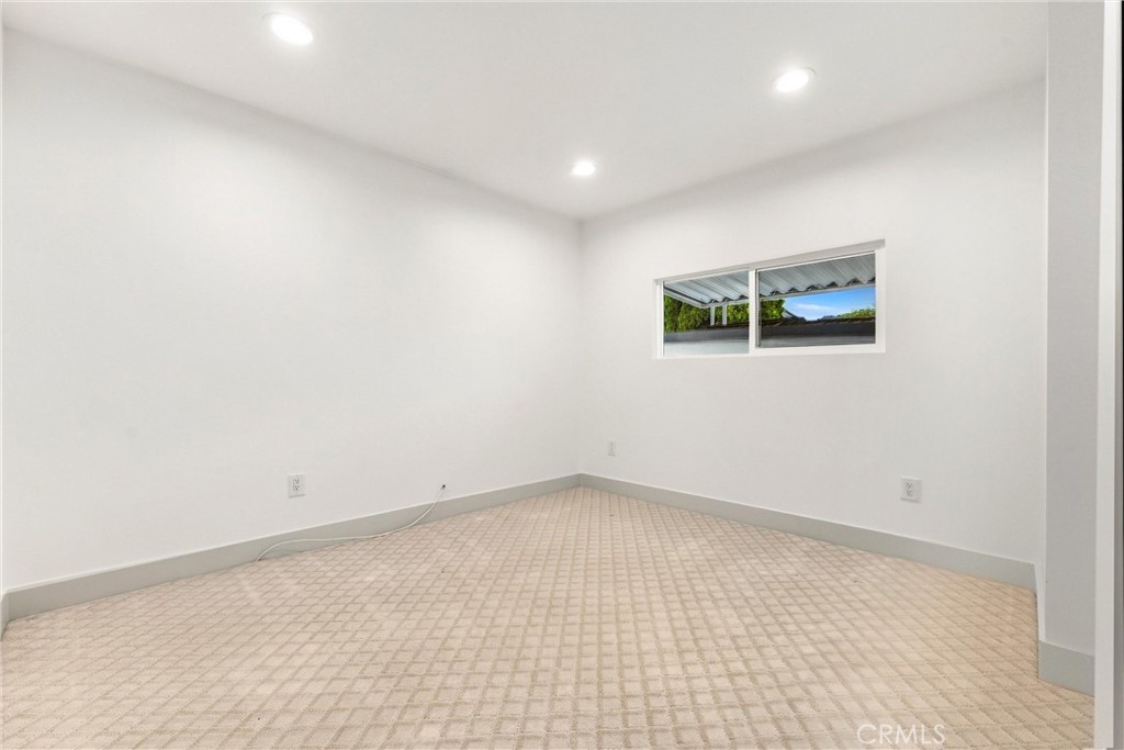 5215 E Chapman 75 Property Photo 24