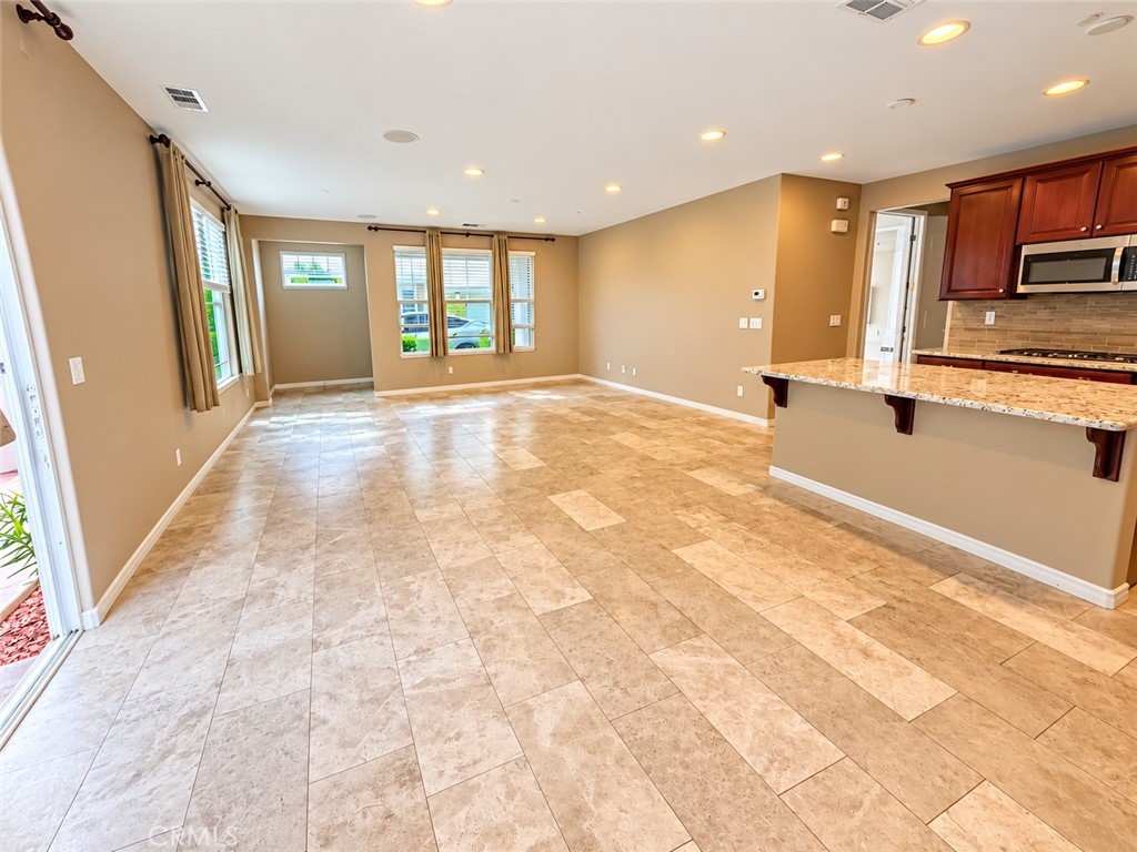 162 Compass Property Photo 3