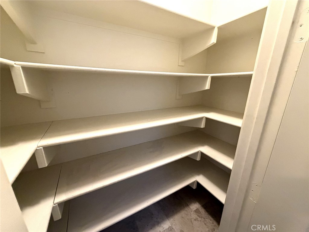 162 Compass Property Photo 8