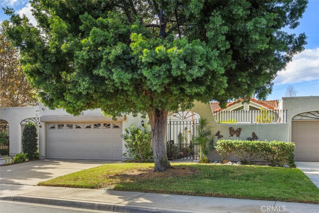 5522 Via La Mesa B Property Photo 1