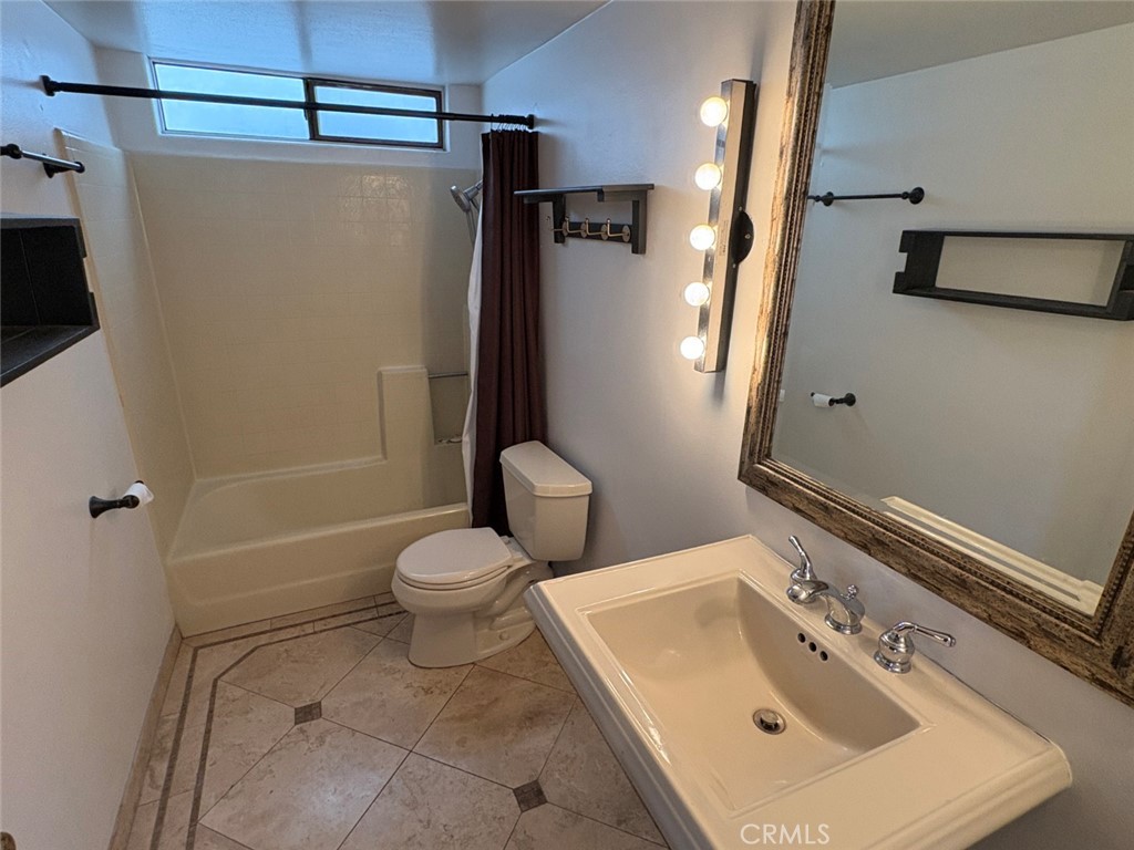 1111 Alabama Property Photo 2