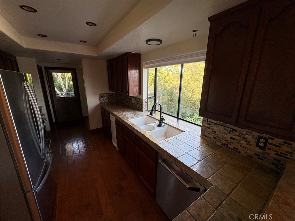 1111 Alabama Property Photo 9