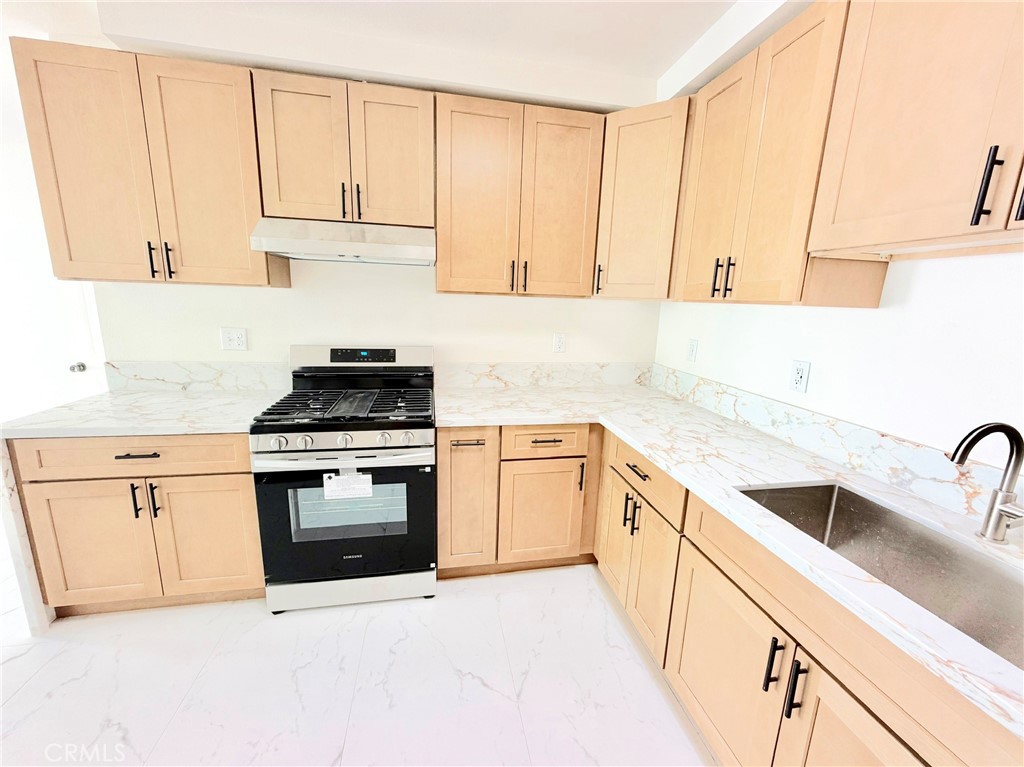 8431 Tamaru Property Photo 4