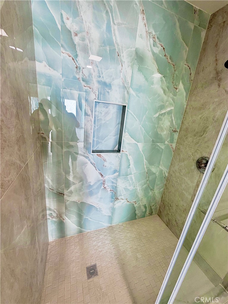 8431 Tamaru Property Photo 9