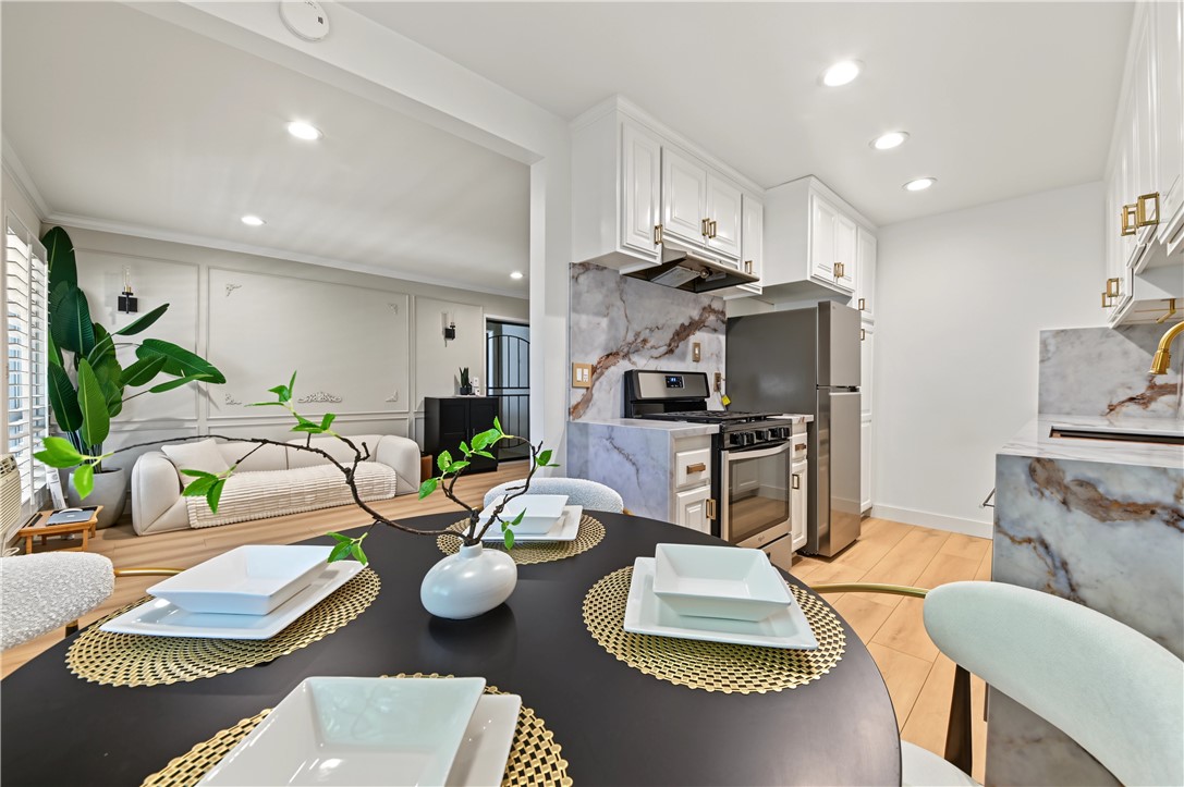 660 S Glassell Property Photo 4
