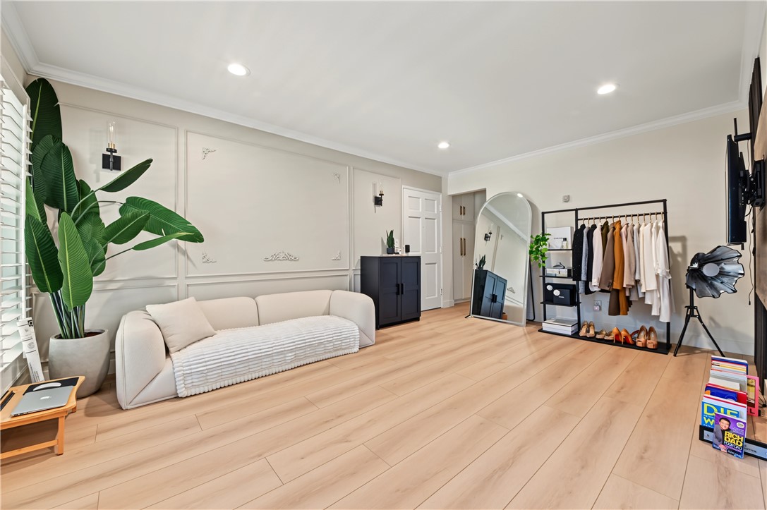 660 S Glassell Property Photo 5