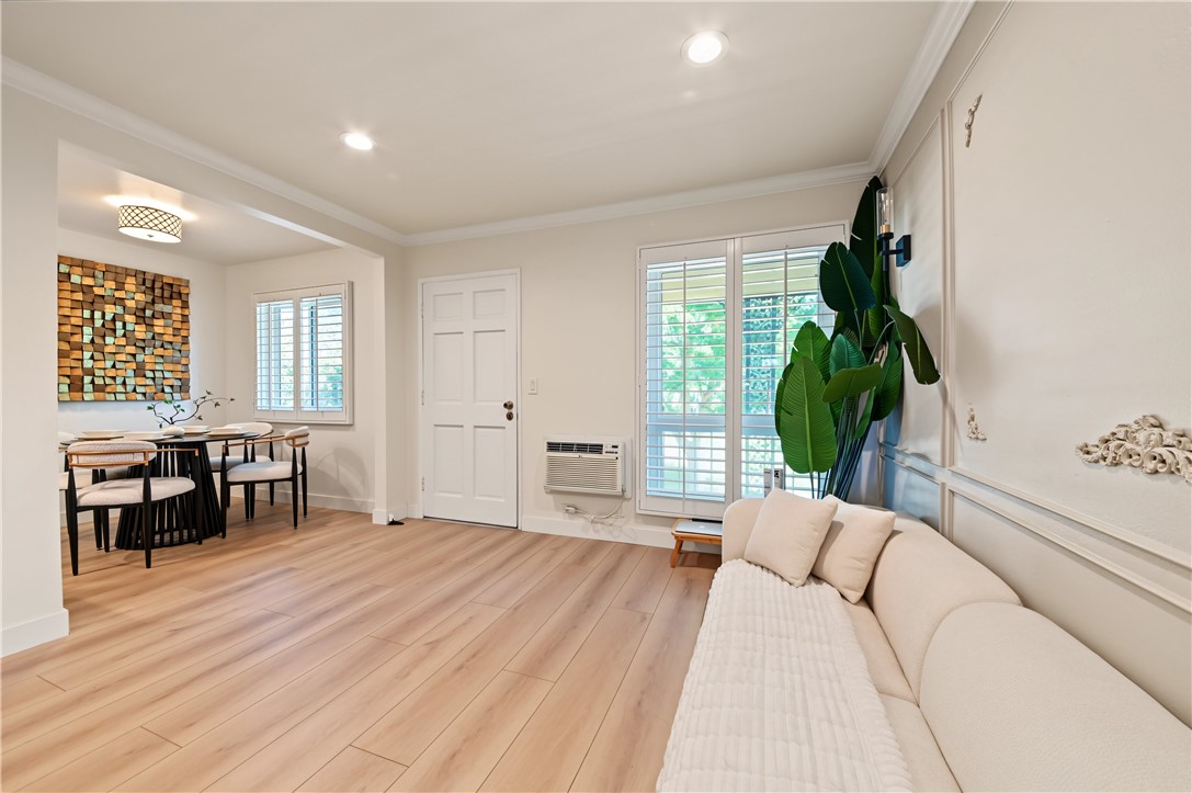 660 S Glassell Property Photo 14