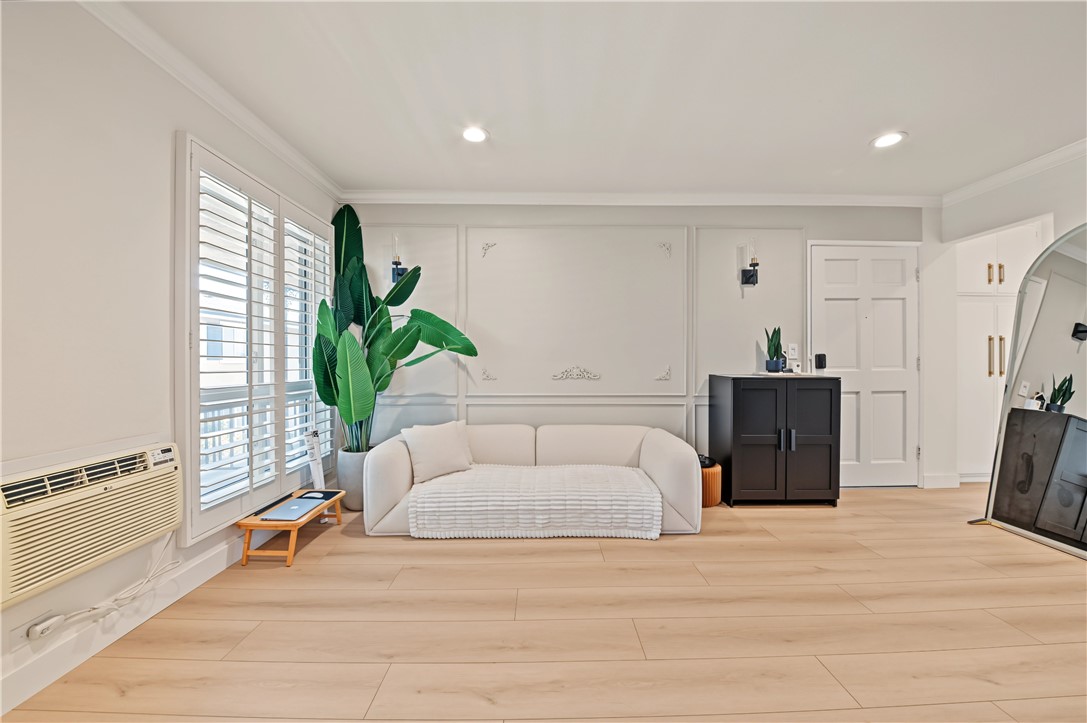 660 S Glassell Property Photo 15