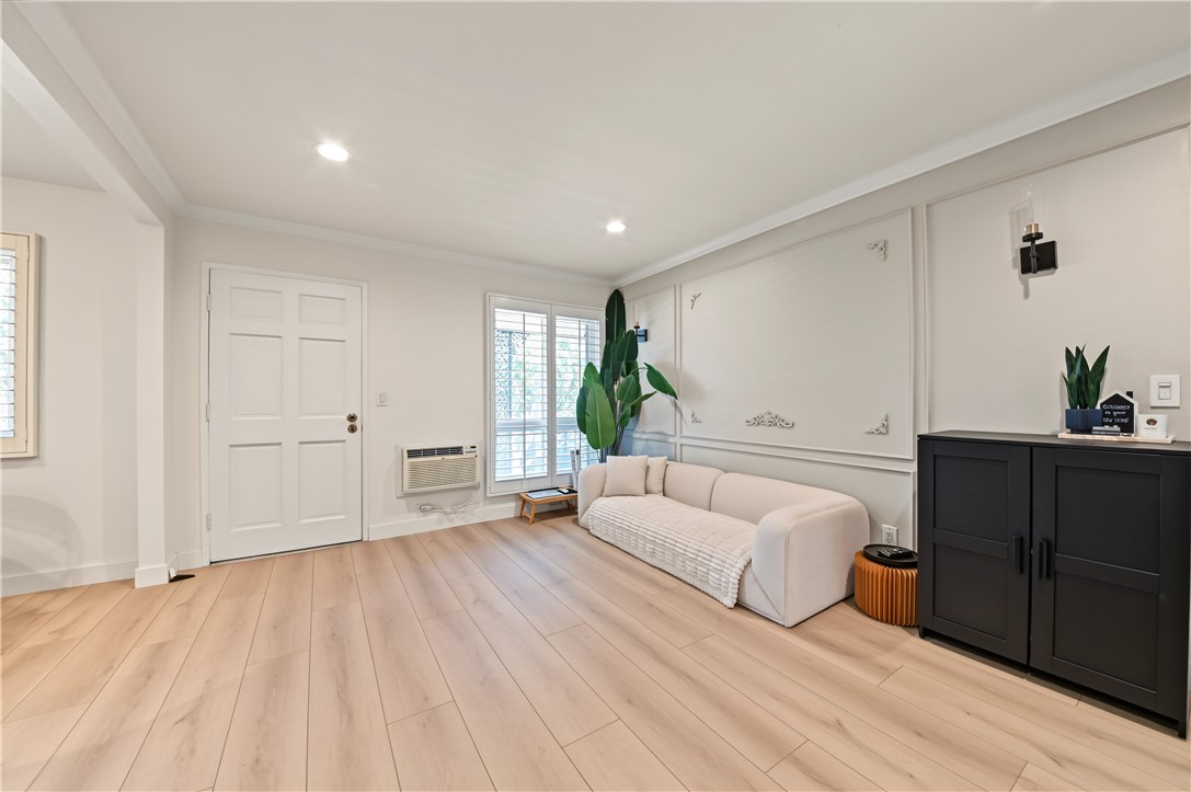 660 S Glassell Property Photo 17
