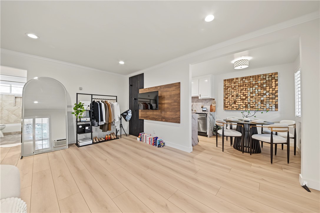 660 S Glassell Property Photo 18