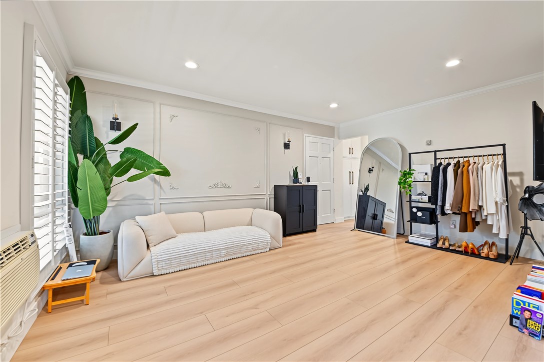 660 S Glassell Property Photo 21