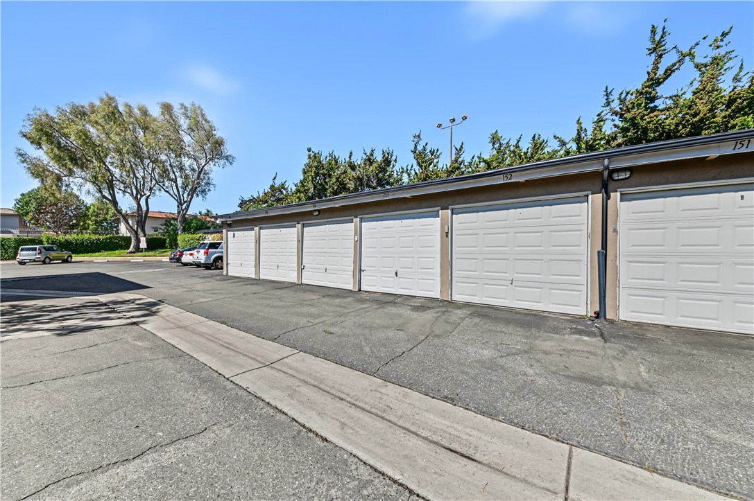 660 S Glassell Property Photo 22