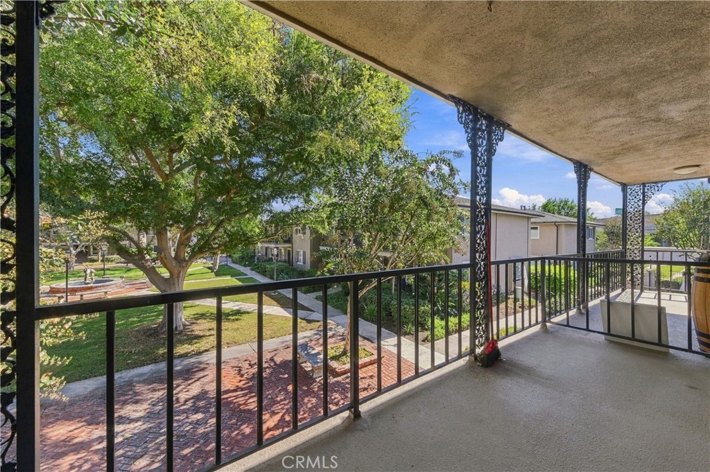660 S Glassell Property Photo 25