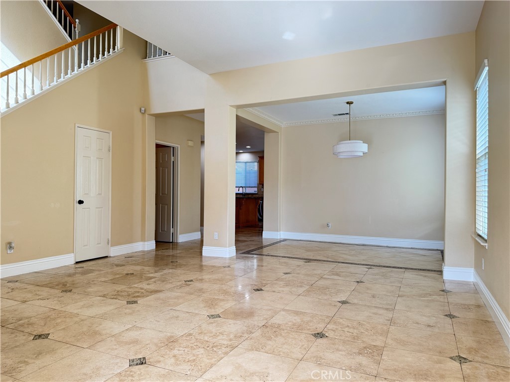 87 Stardance Property Photo 3