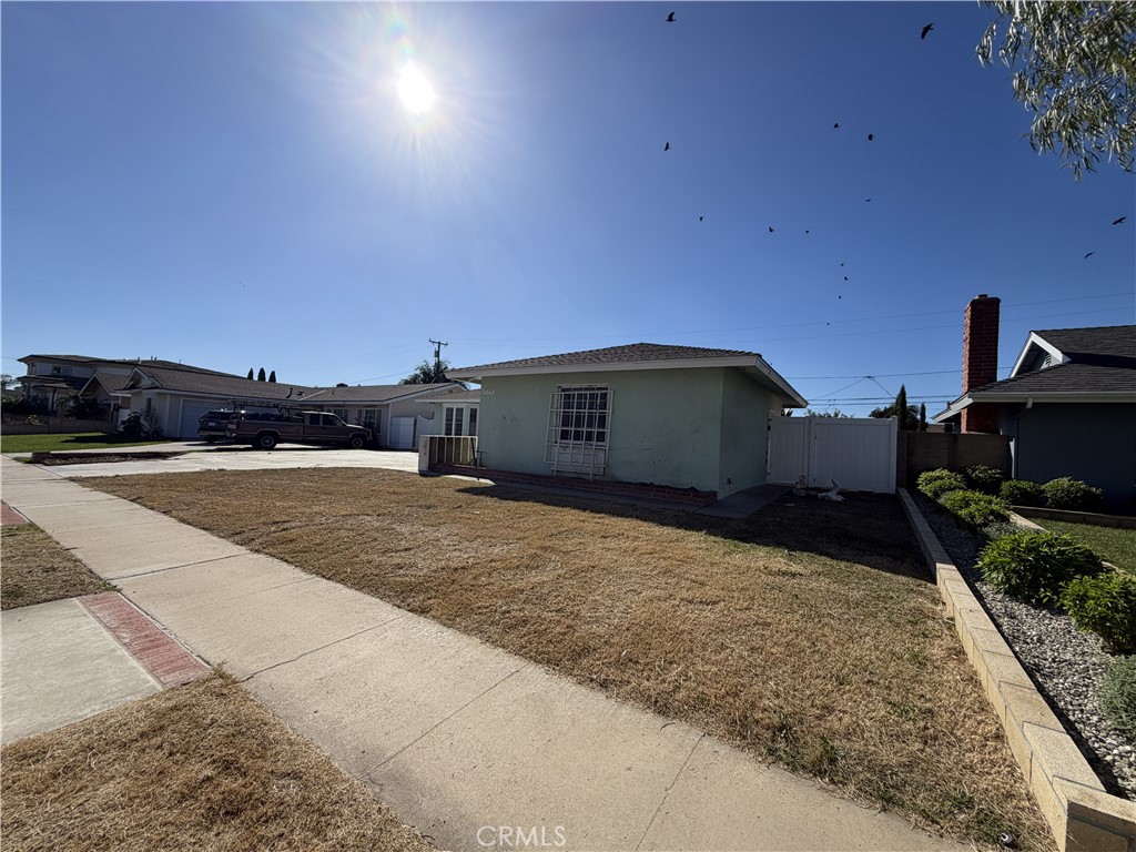 17391 Elm Property Photo 2