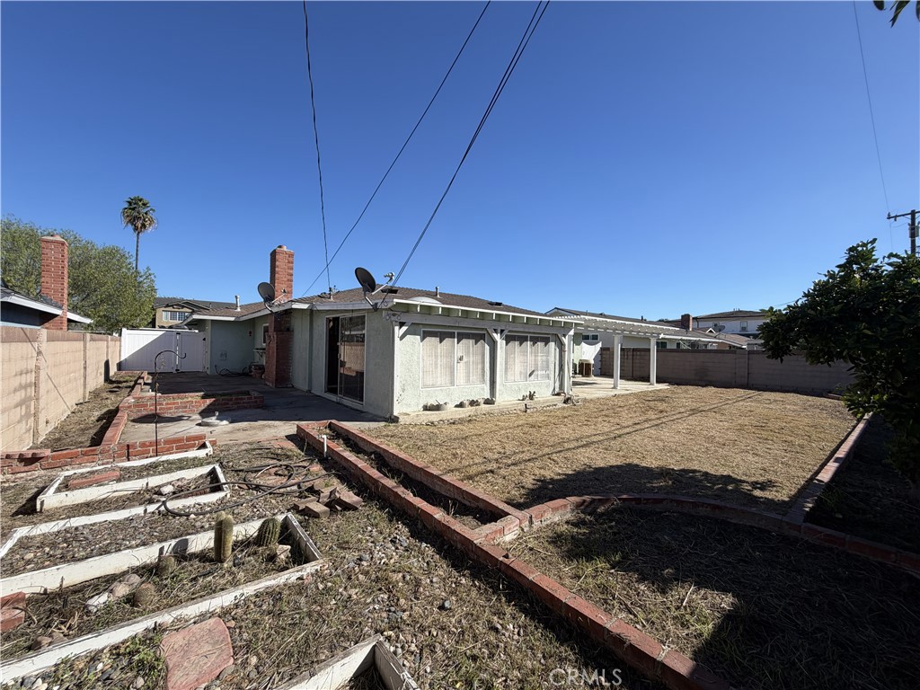 17391 Elm Property Photo 4