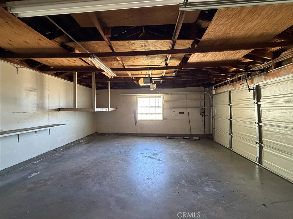 17391 Elm Property Photo 8