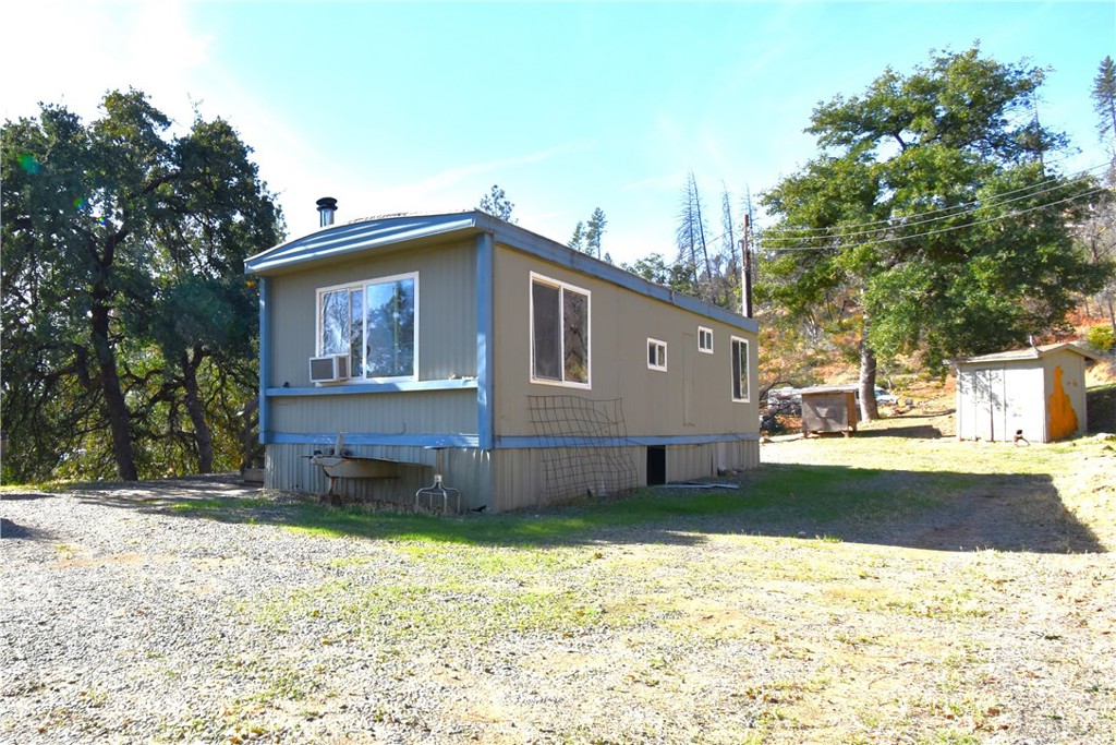 185 He Le Ve Road Property Photo 1