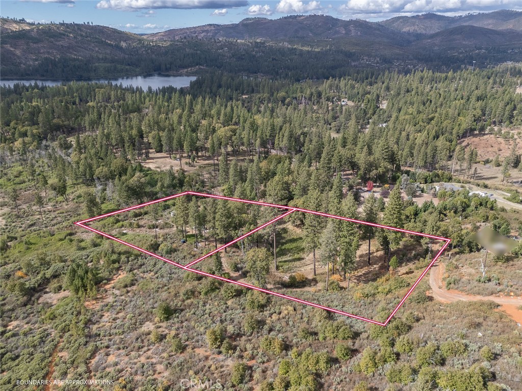 4023 Kakini Road Property Photo 2