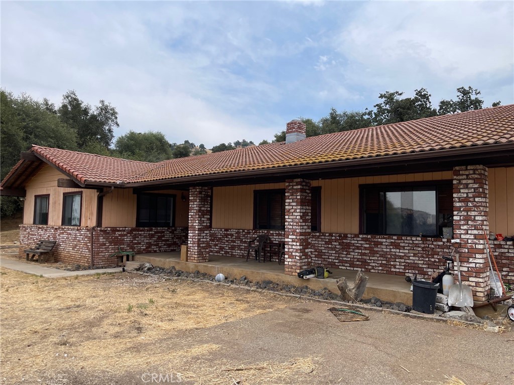46596 Chuckwagon Property Photo