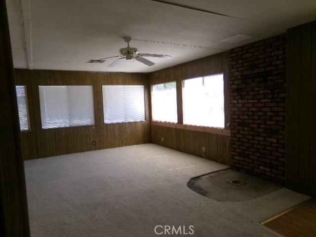 120 Oak Grove Property Photo 6