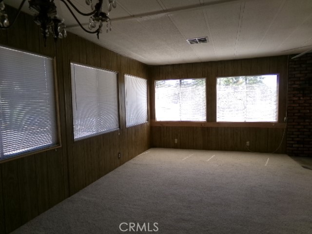 120 Oak Grove Property Photo 8