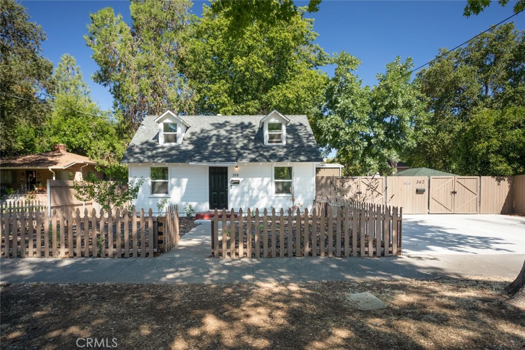 358 E 12th Street Property Photo 1