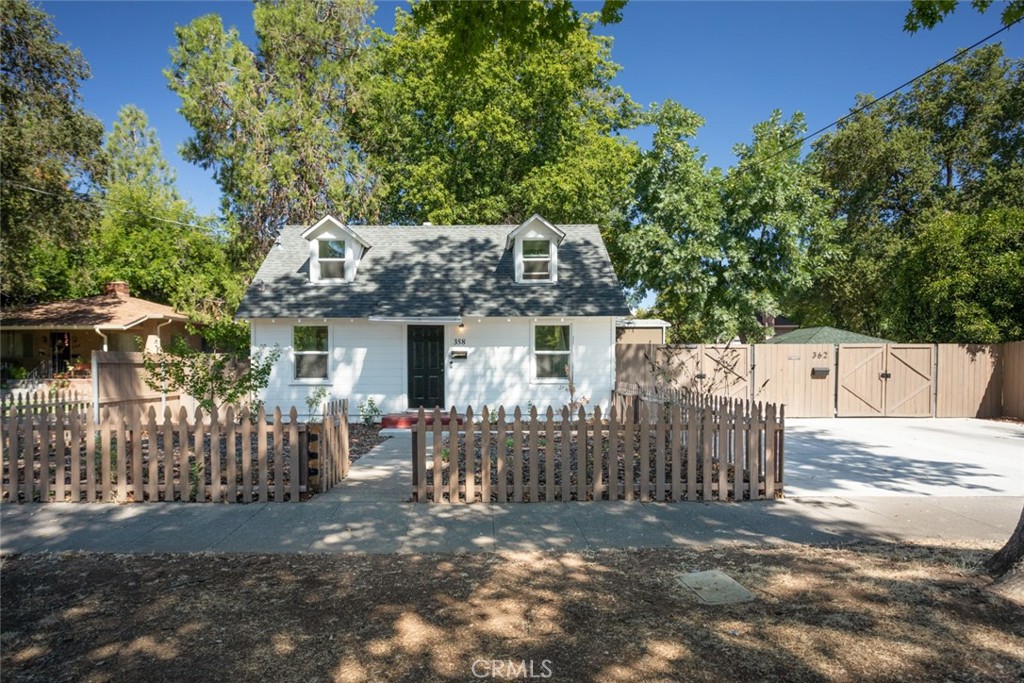 358 E 12th Street Property Photo 1