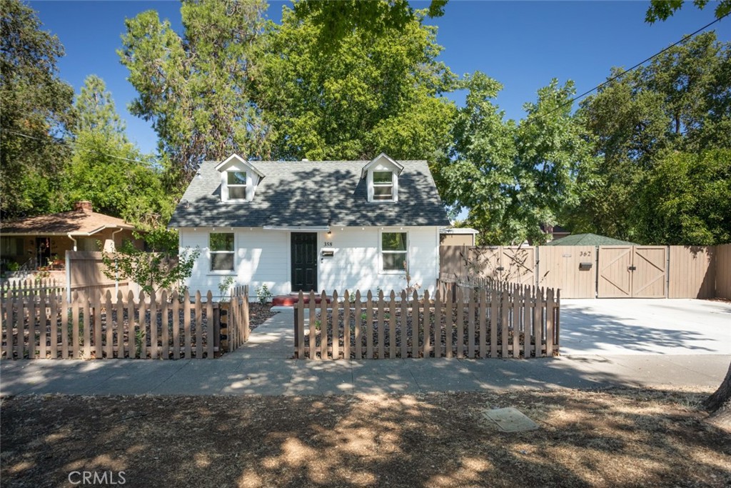 358 E 12th Street Property Photo 1