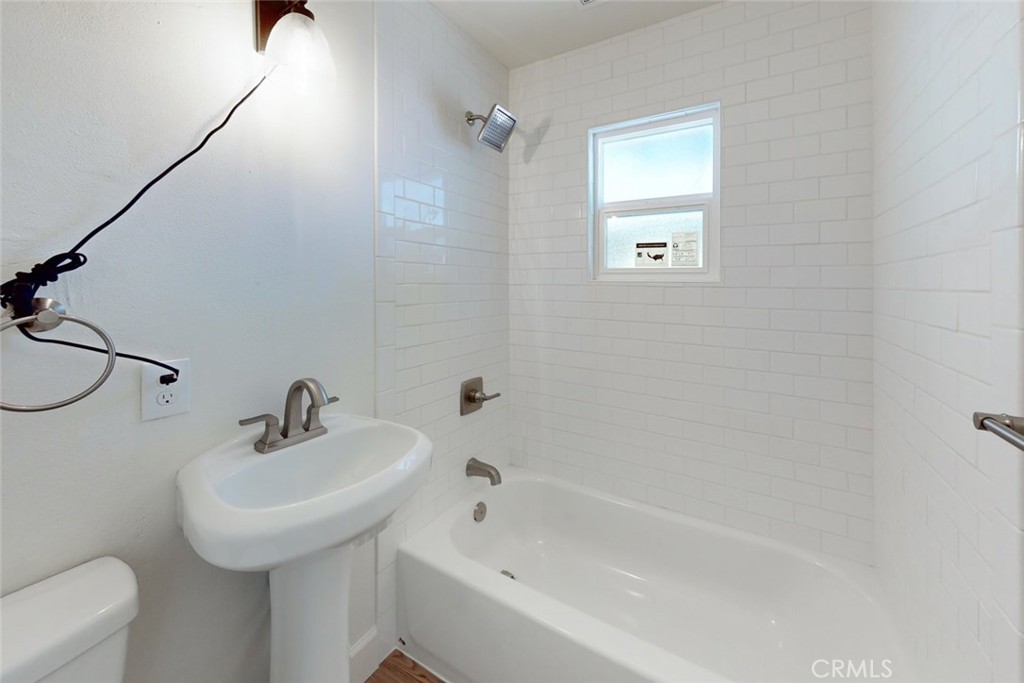 358 E 12th Street Property Photo 19