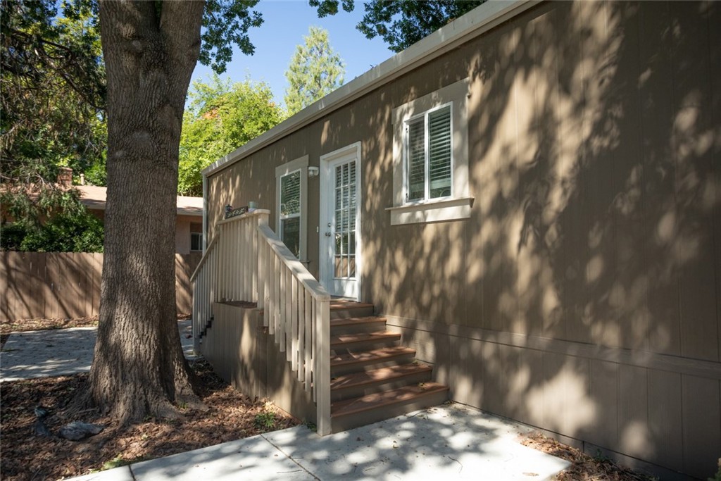 358 E 12th Street Property Photo 45