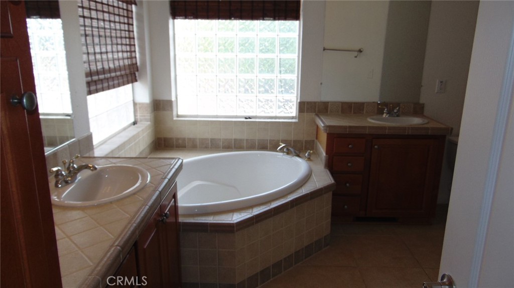130 Oak Grove Property Photo 14