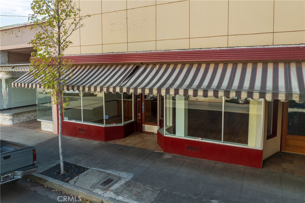 2025 Bird Street Property Photo 3