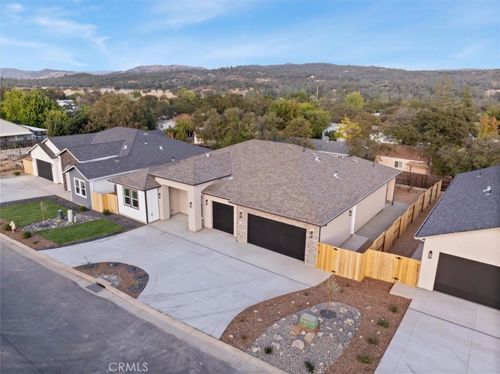 221 Lariat Property Photo 3