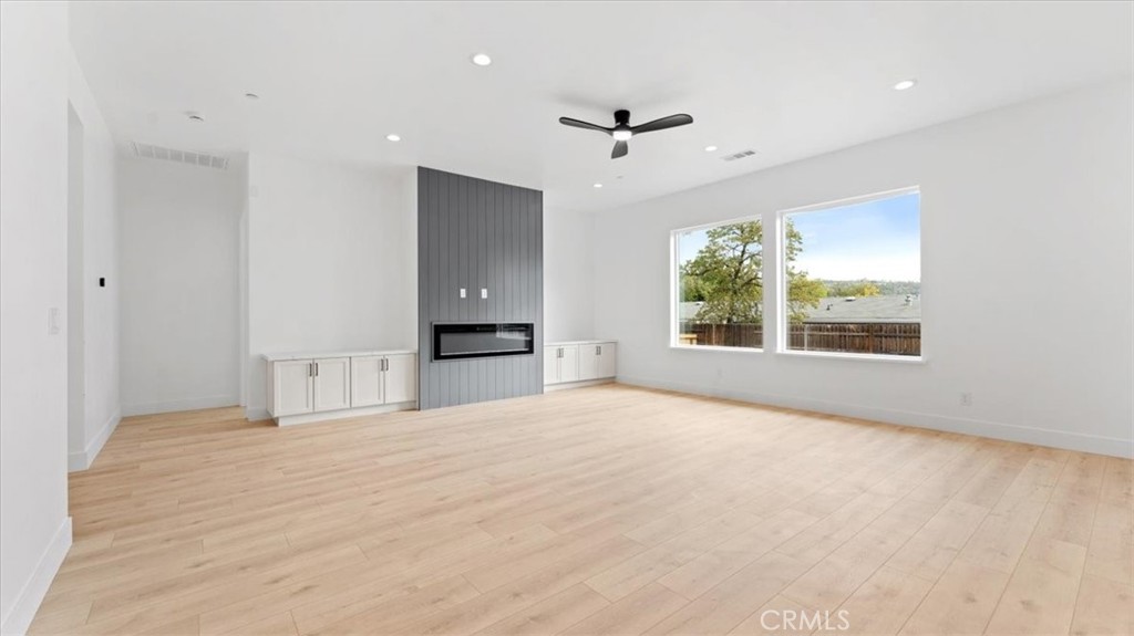 221 Lariat Property Photo 11