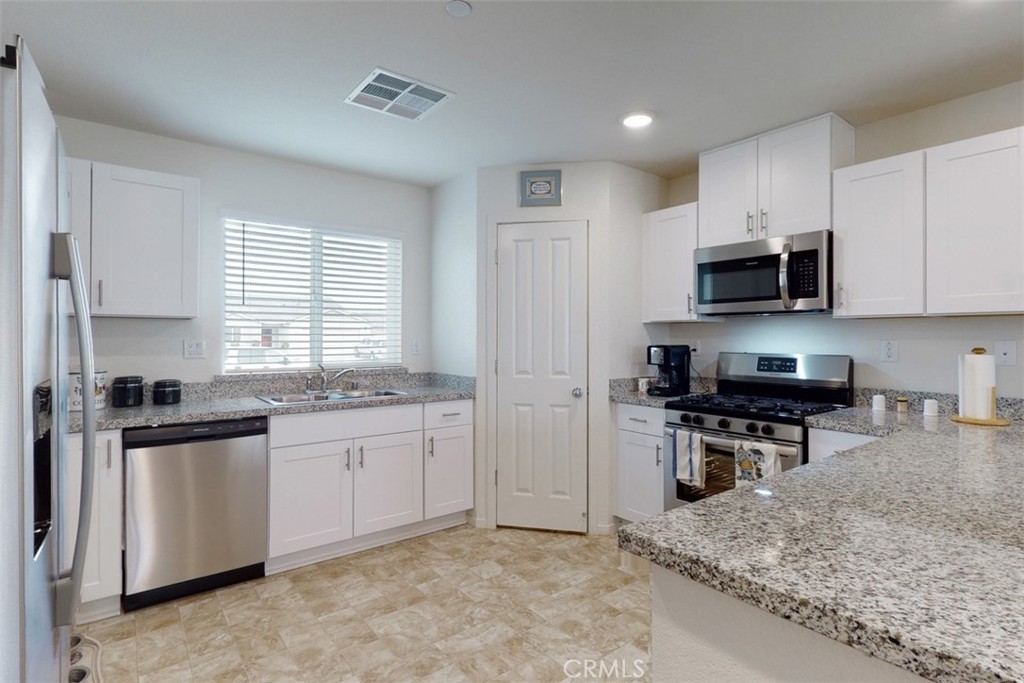 46 Lauren Way Property Photo 4