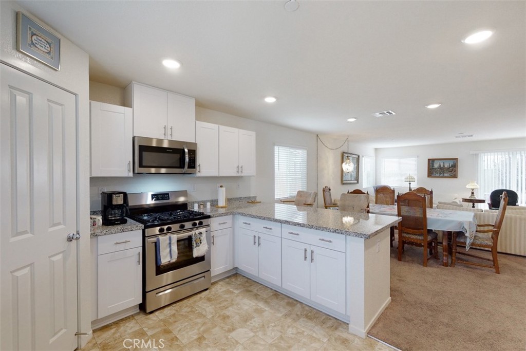 46 Lauren Way Property Photo 6