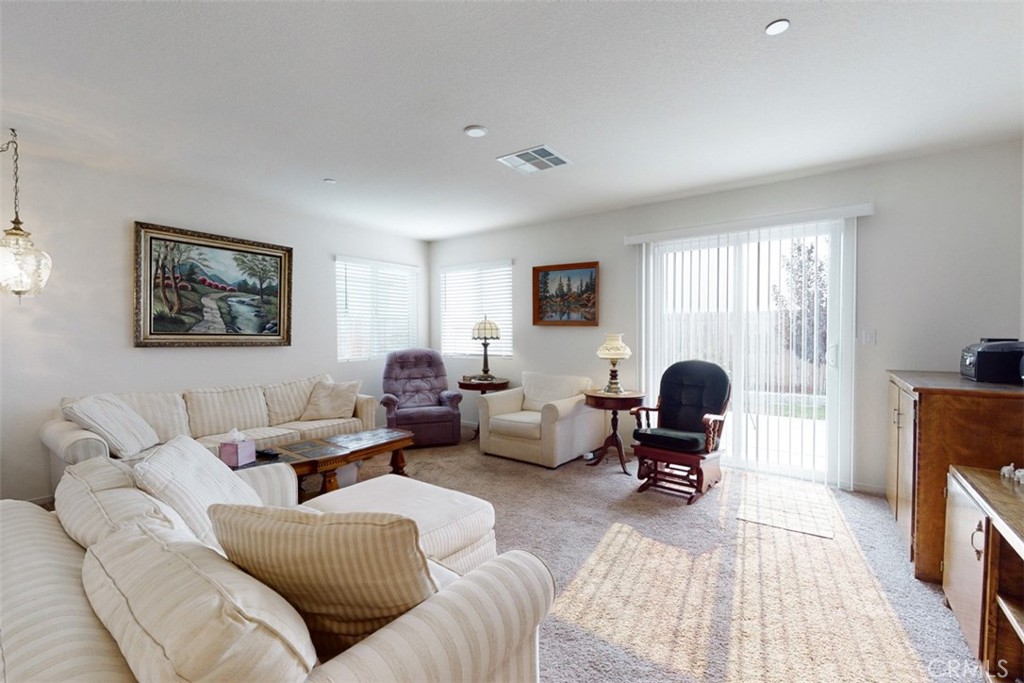 46 Lauren Way Property Photo 13